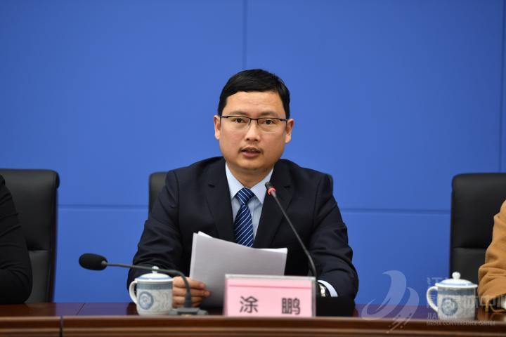 江津为留津过年者送"头彩!
