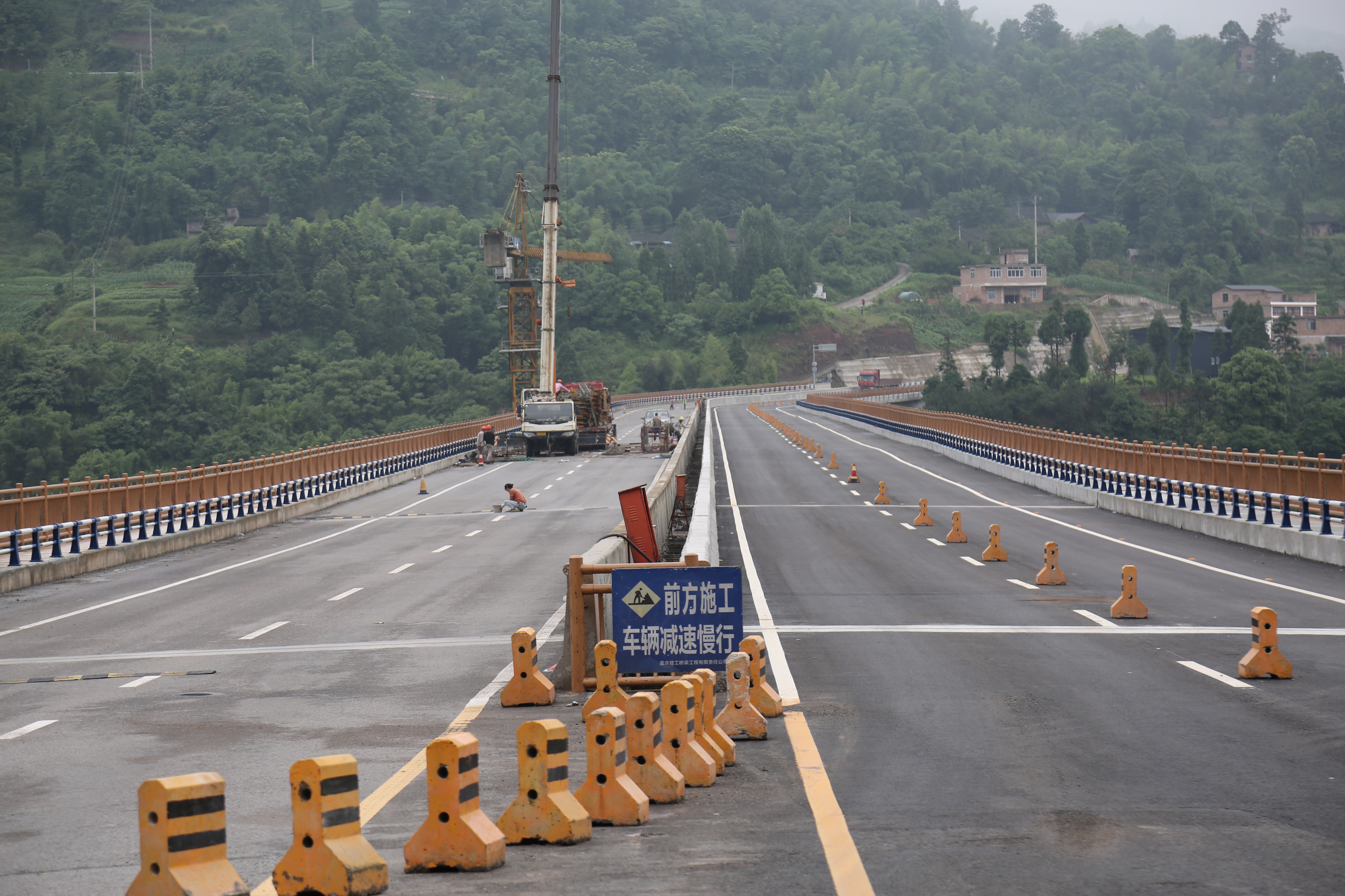 "四屏镇党委副书记,镇长简军表示,江津至贵州习水高速公路在四屏开设